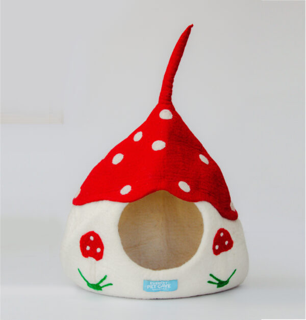Everest® Cat Cave & Bed - Gnome Cave - 100% Wool