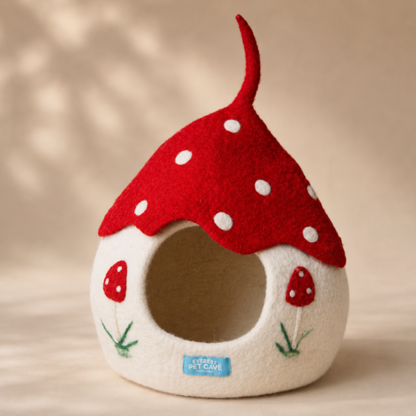 Everest® Cat Cave & Bed - Gnome Cave - 100% Wool