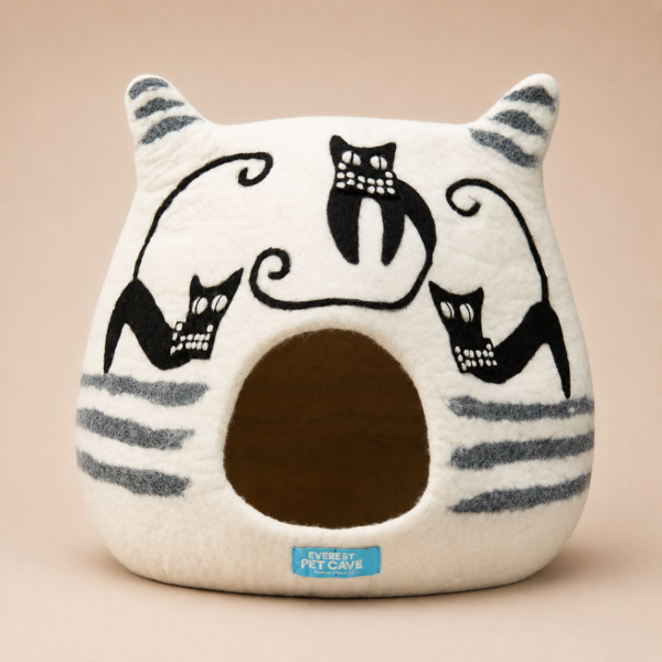 Everest® Handmade Cat Cave & Bed - White Ears
