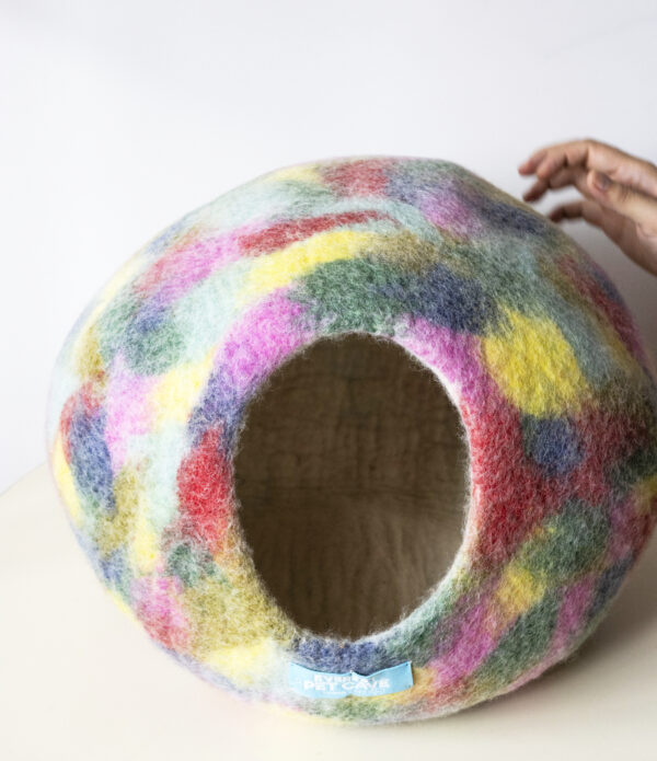 Everest® Handmade Wool Cat Cave & Bed – White Mix Hue – 100% New Zealand Wool