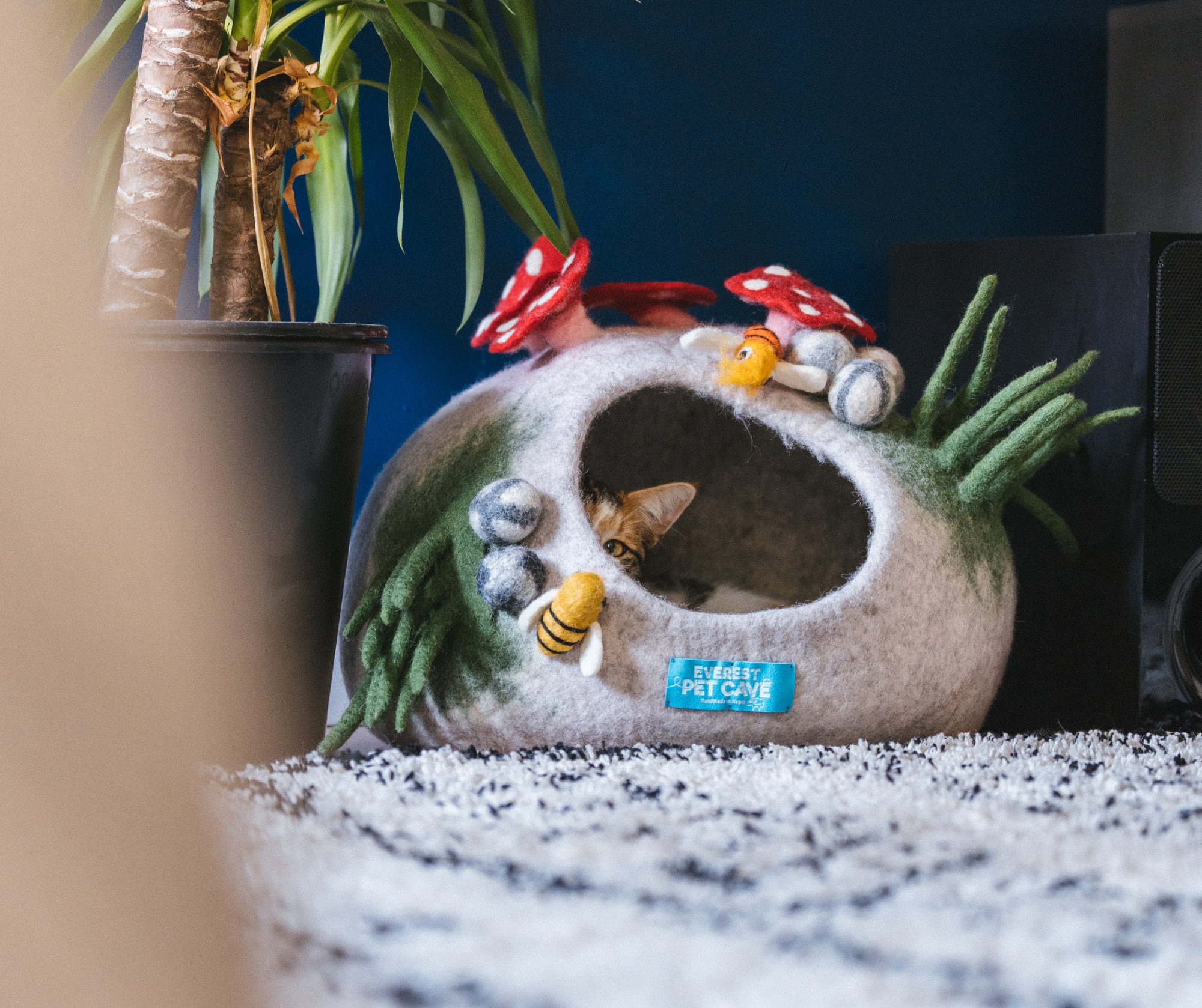 Mushroom Home Garden Cat Cave - 100% Wool